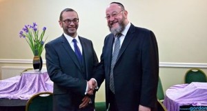 Chief Rabbi Mirvis was delighted to induct Rabbi Benjy Simmonds into office