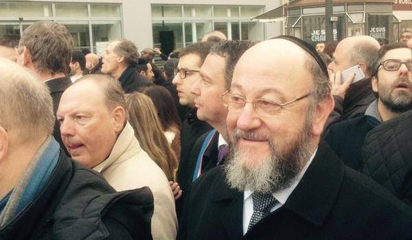 Chief Rabbi Mirvis marches shoulder to shoulder with the French people through the streets of Paris